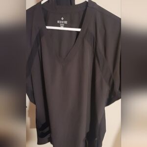 Medcoutre Black V-Neck Women's Scrub Set